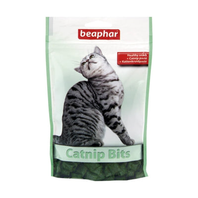 Beaphar Catnip Bits 35g | Irresistible Cat Treats with Catnip Filling